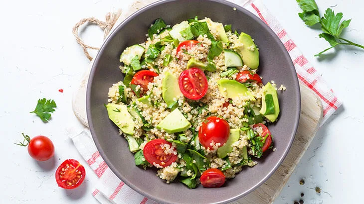 Kinoa salata