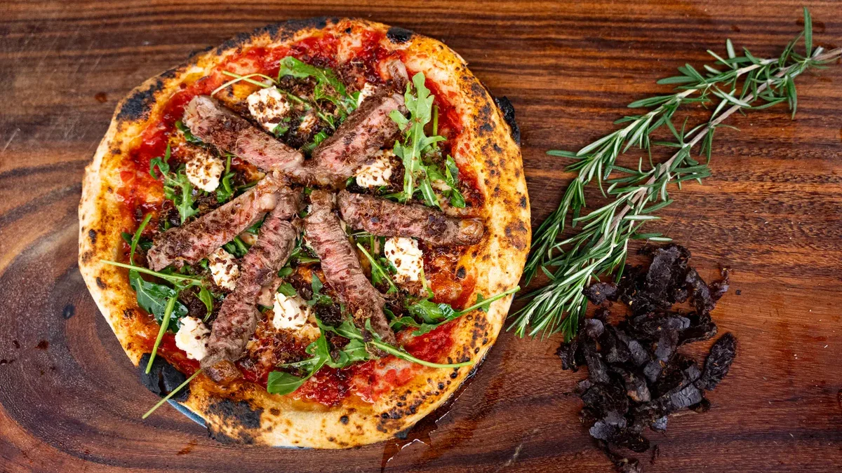 Steak pizza