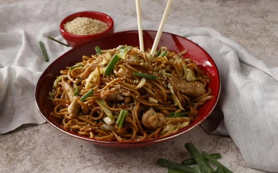 Tavuklu noodle