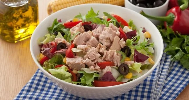 Ton balıklı salata